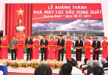 Khánh thành Nhà máy Lọc dầu Dung Quất